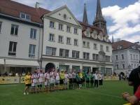 Die Teams Braunschweig/Berlin und Dortmund vor dem Anpfiff