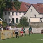 Spielszene Stuttgart-Dortmund, Lukas am Ball