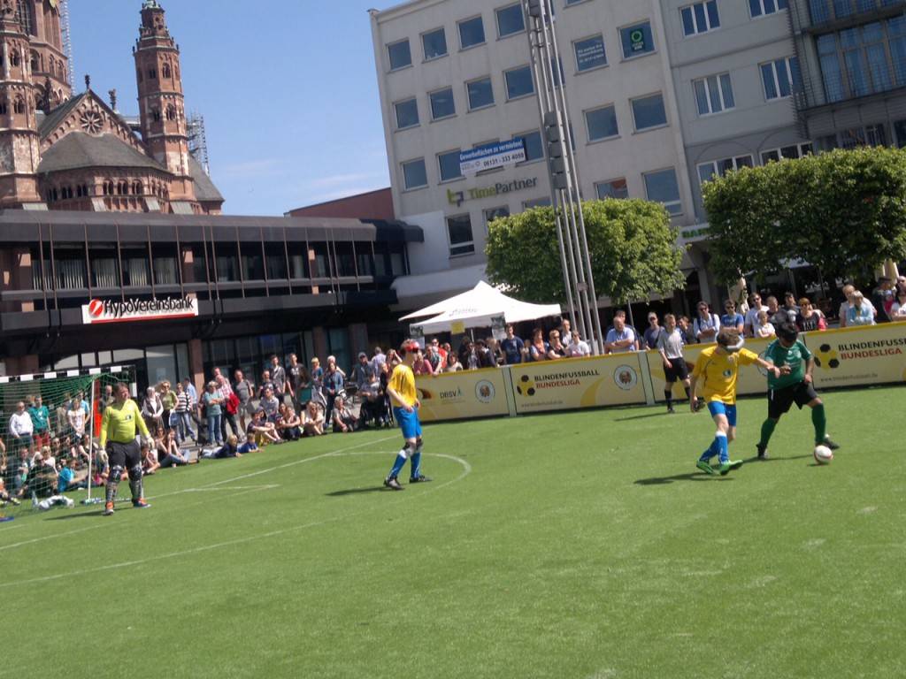 Spielszene zwischen der SG Braunschweig/Berlin und dem ISC Dortmund